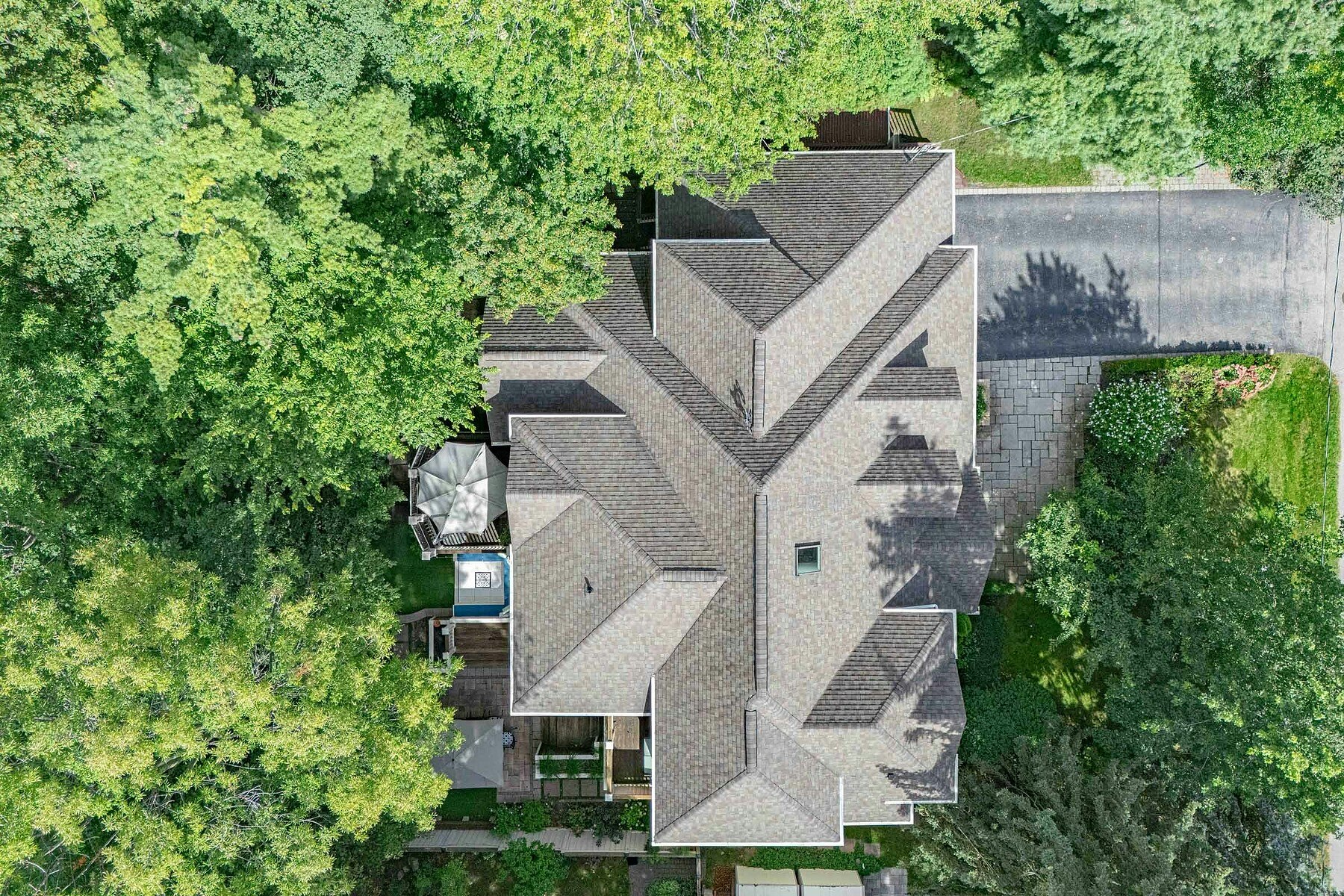 407 Cairncroft Road, Oakville, ON, L6J 4M8 5