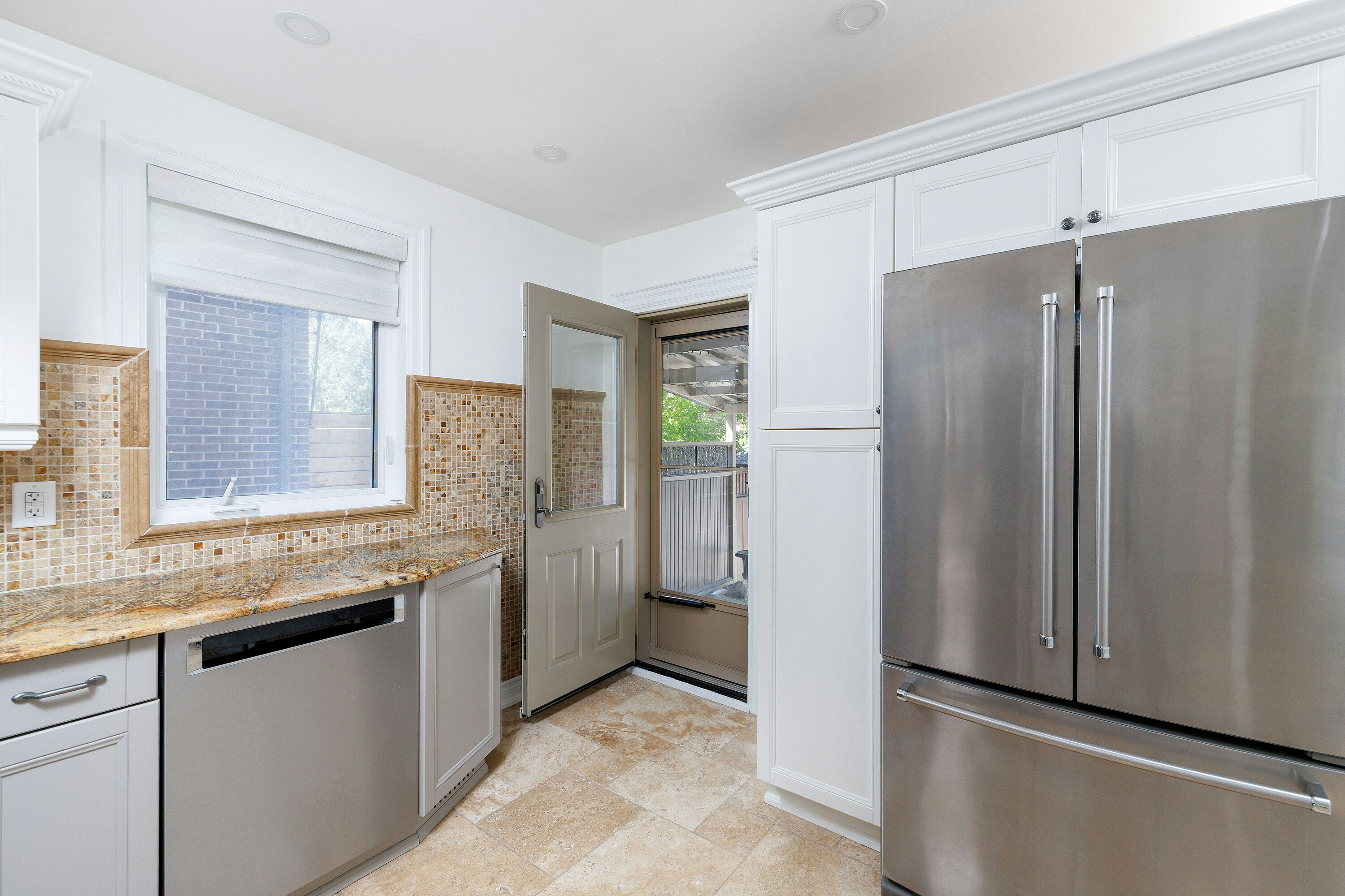 1048 Royal York Road, Toronto, ON, M8X 2G7 - 7