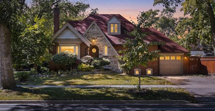 1048 Royal York Road, Toronto, ON, M8X 2G7