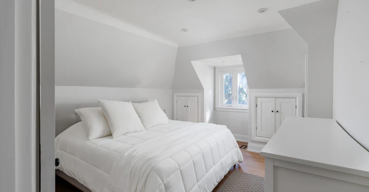 1048 Royal York Road, Toronto, ON, M8X 2G7 - 9