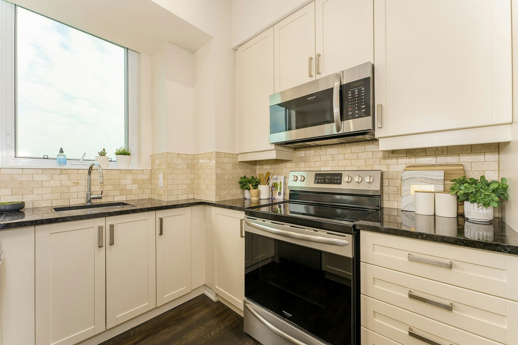 521-11611 Yonge Street, Richmond Hill, ON, L4E 1G2 - 13