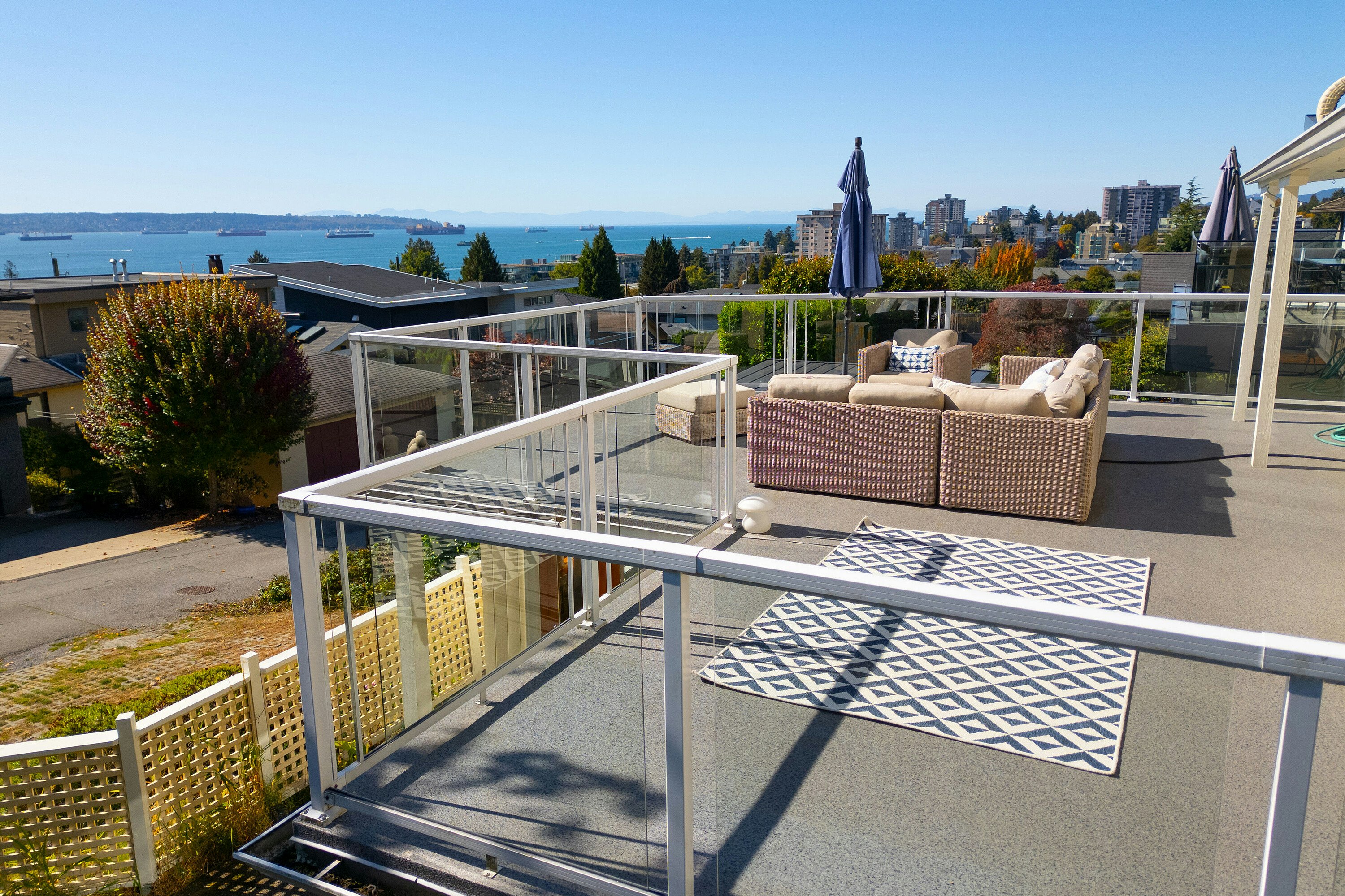1104 Esquimalt Avenue, West Vancouver, BC, V7T 1K1 - 10