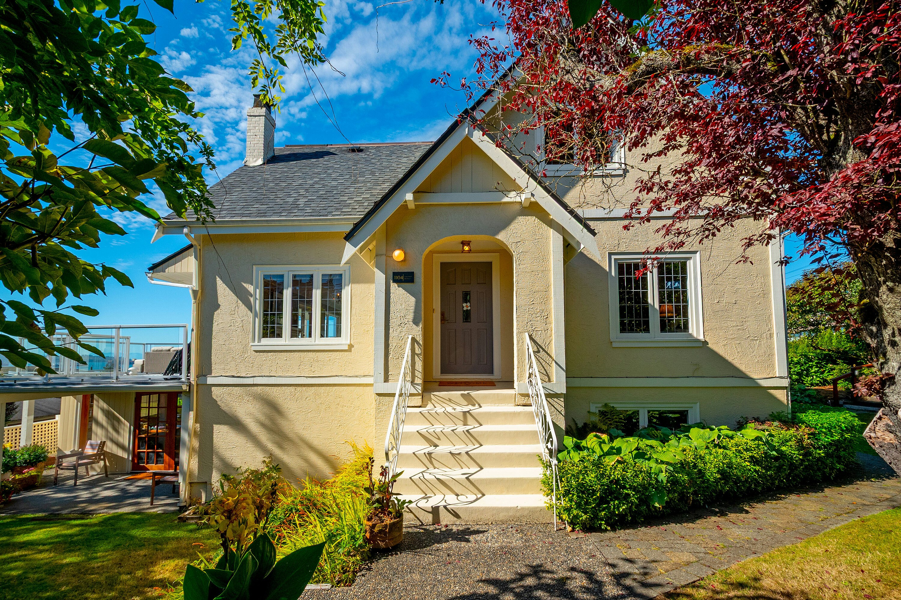 1104 Esquimalt Avenue, West Vancouver, BC, V7T 1K1