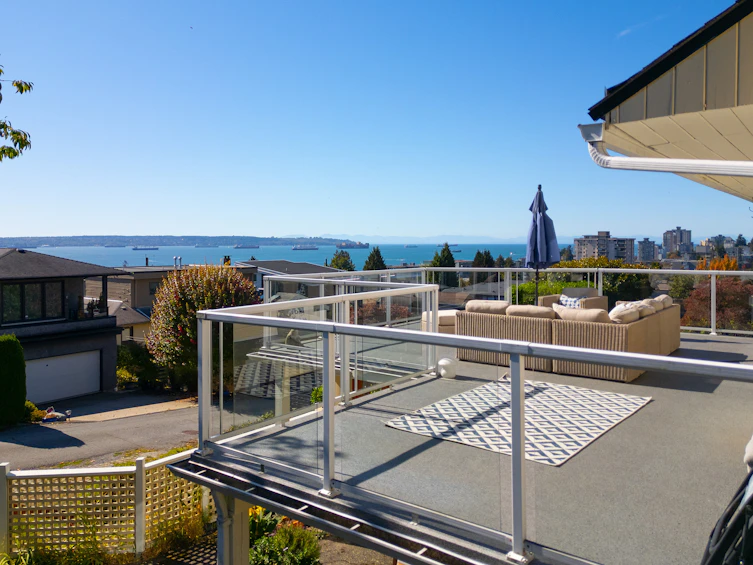 1104 Esquimalt Avenue, West Vancouver, BC, V7T 1K1 - 9