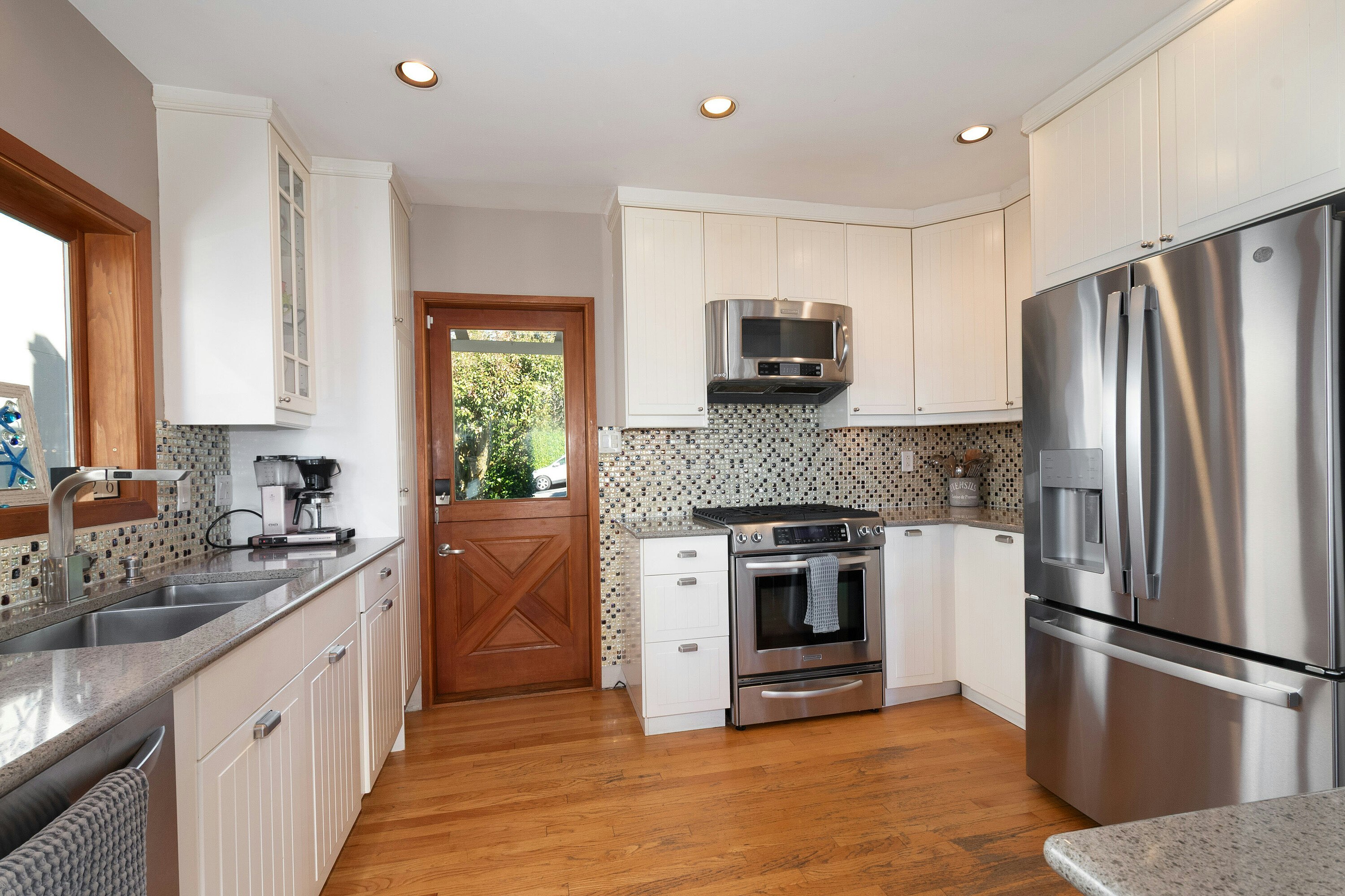 1104 Esquimalt Avenue, West Vancouver, BC, V7T 1K1 - 24