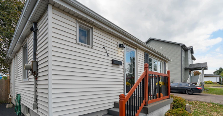 416 Fennell Avenue E, Hamilton, ON, L9A 1T9 - 2