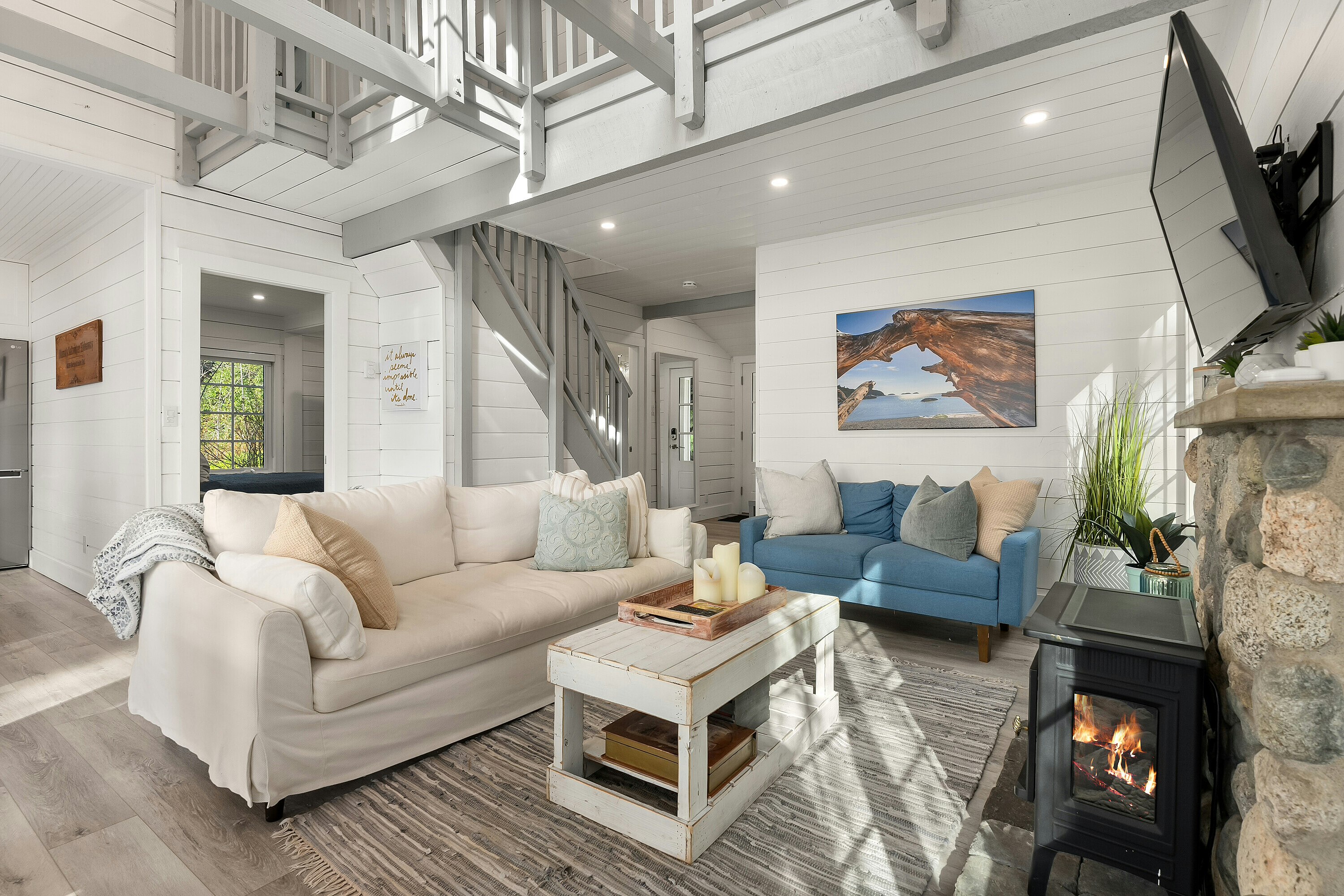 6129 Sechelt Inlet Road - 2