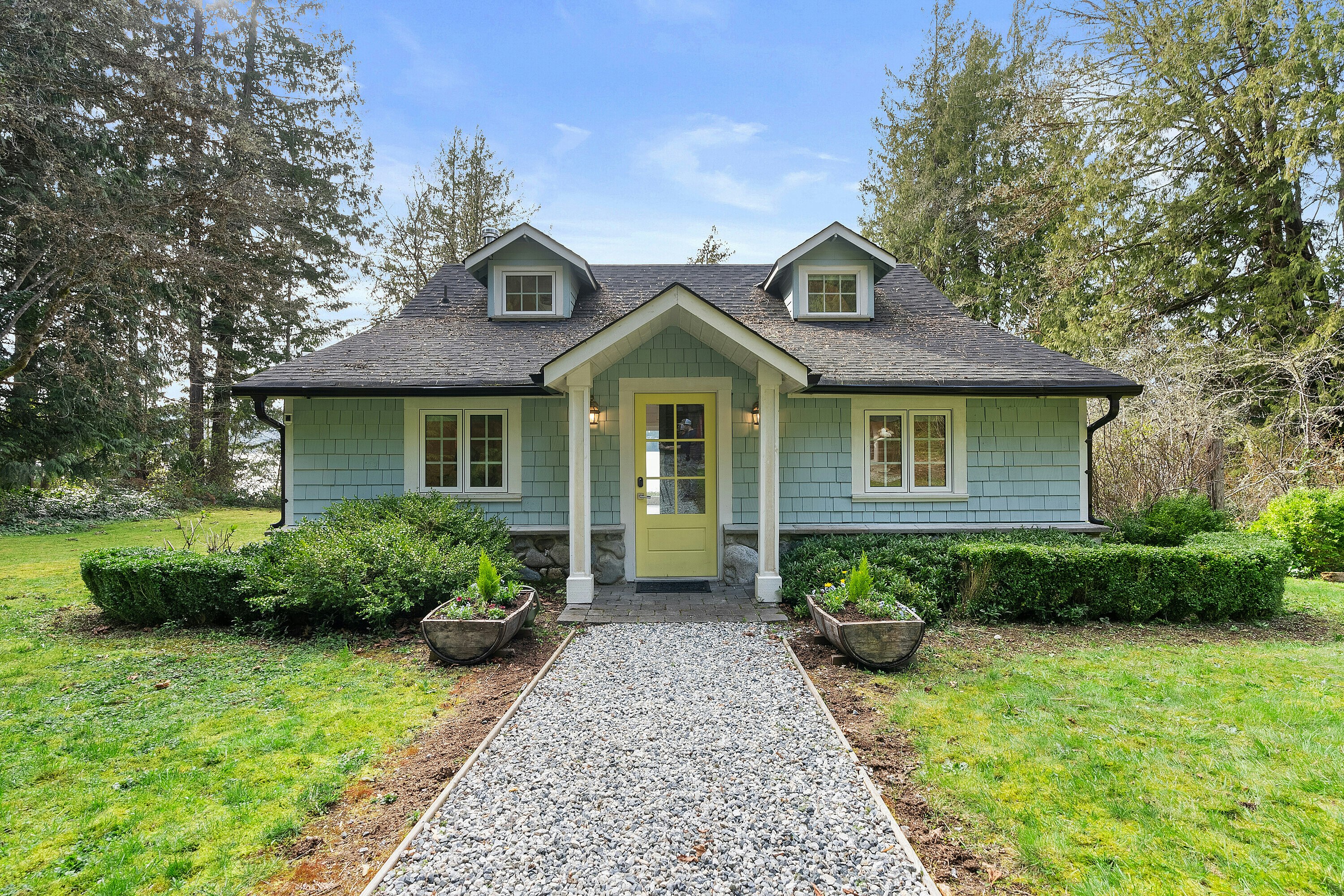6129 Sechelt Inlet Road, Sechelt, BC, V7Z 0L3