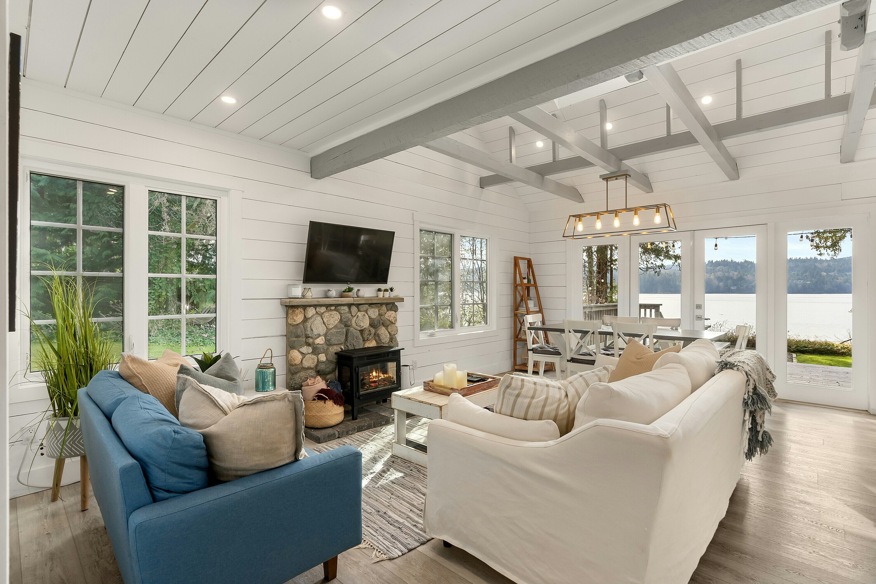6129 Sechelt Inlet Road - 3