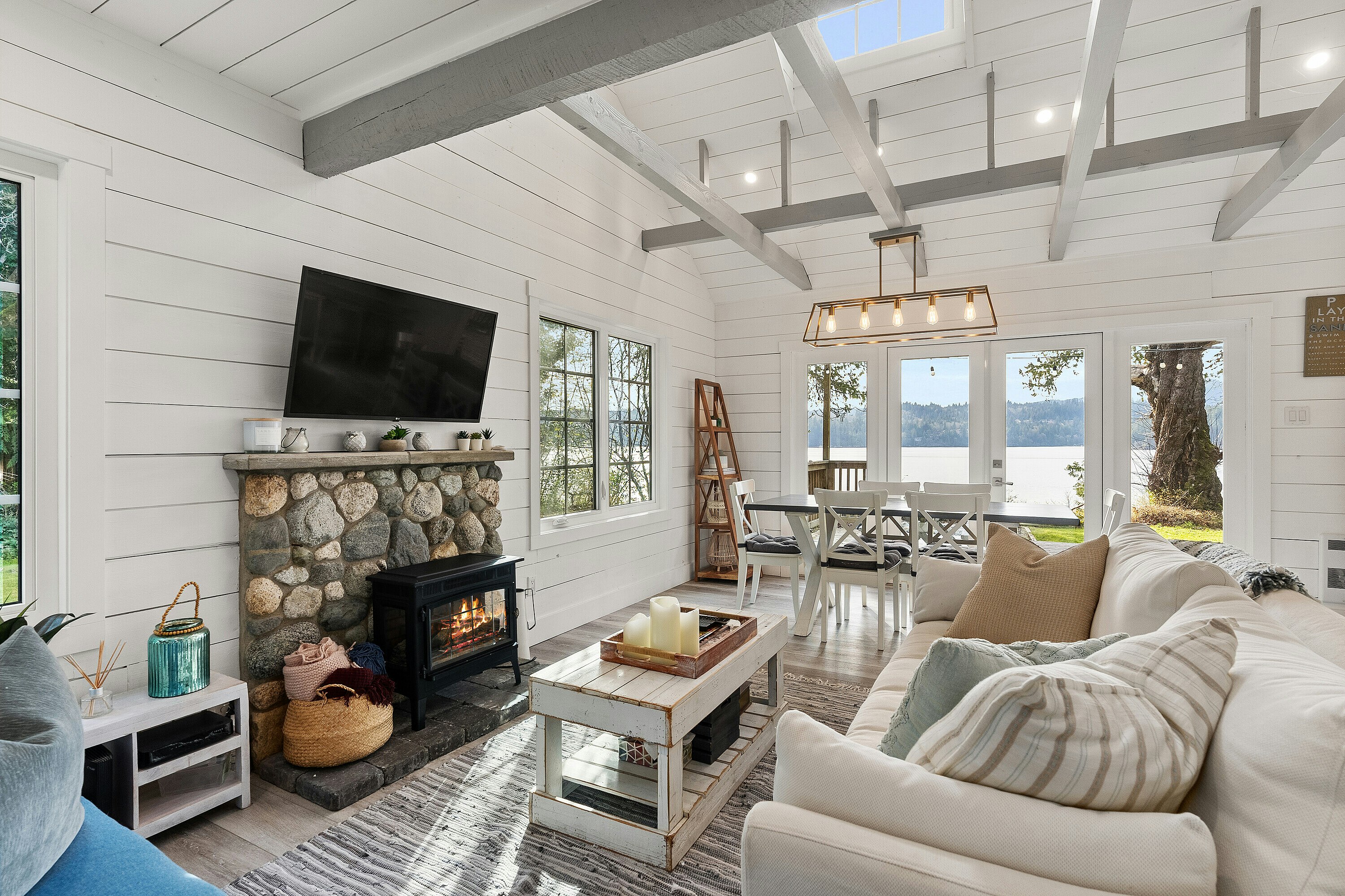 6129 Sechelt Inlet Road - 4