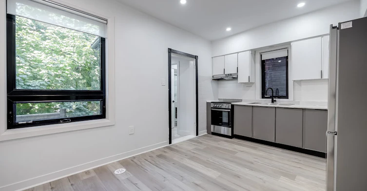 Main-120 Glenlake Avenue, Toronto, ON, M6P 1E5 - 3