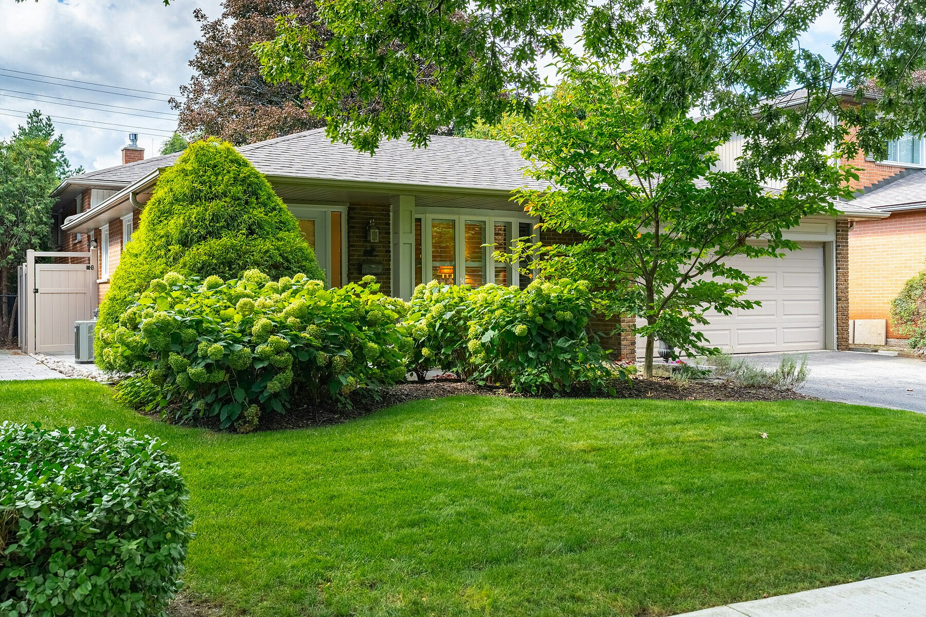 885 Fletcher Valley Crescent, Mississauga, ON, L5J 2X6