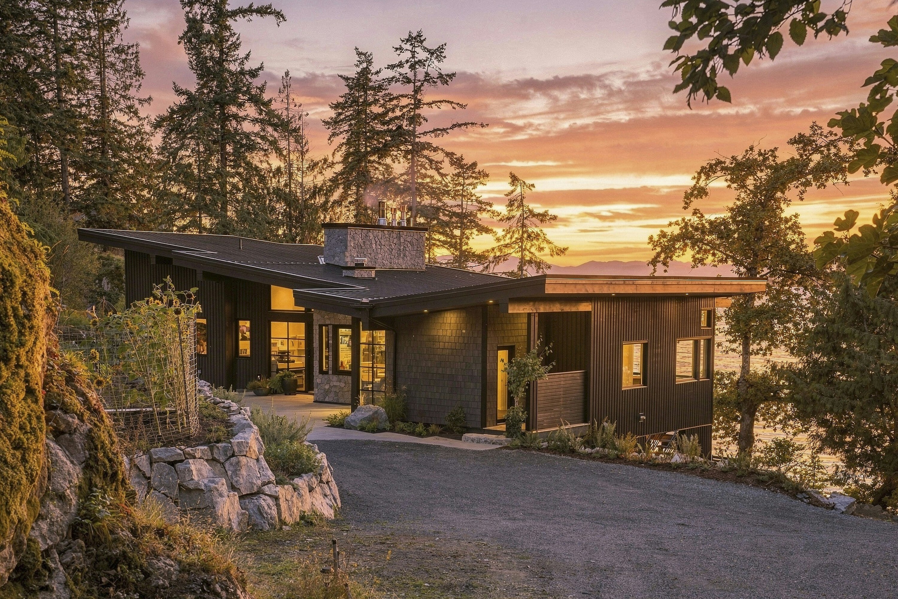 1724 Bowen Bay Road, Bowen Island, BC, V0N 1G2