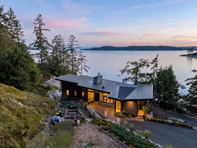 1724 Bowen Bay Road - 2