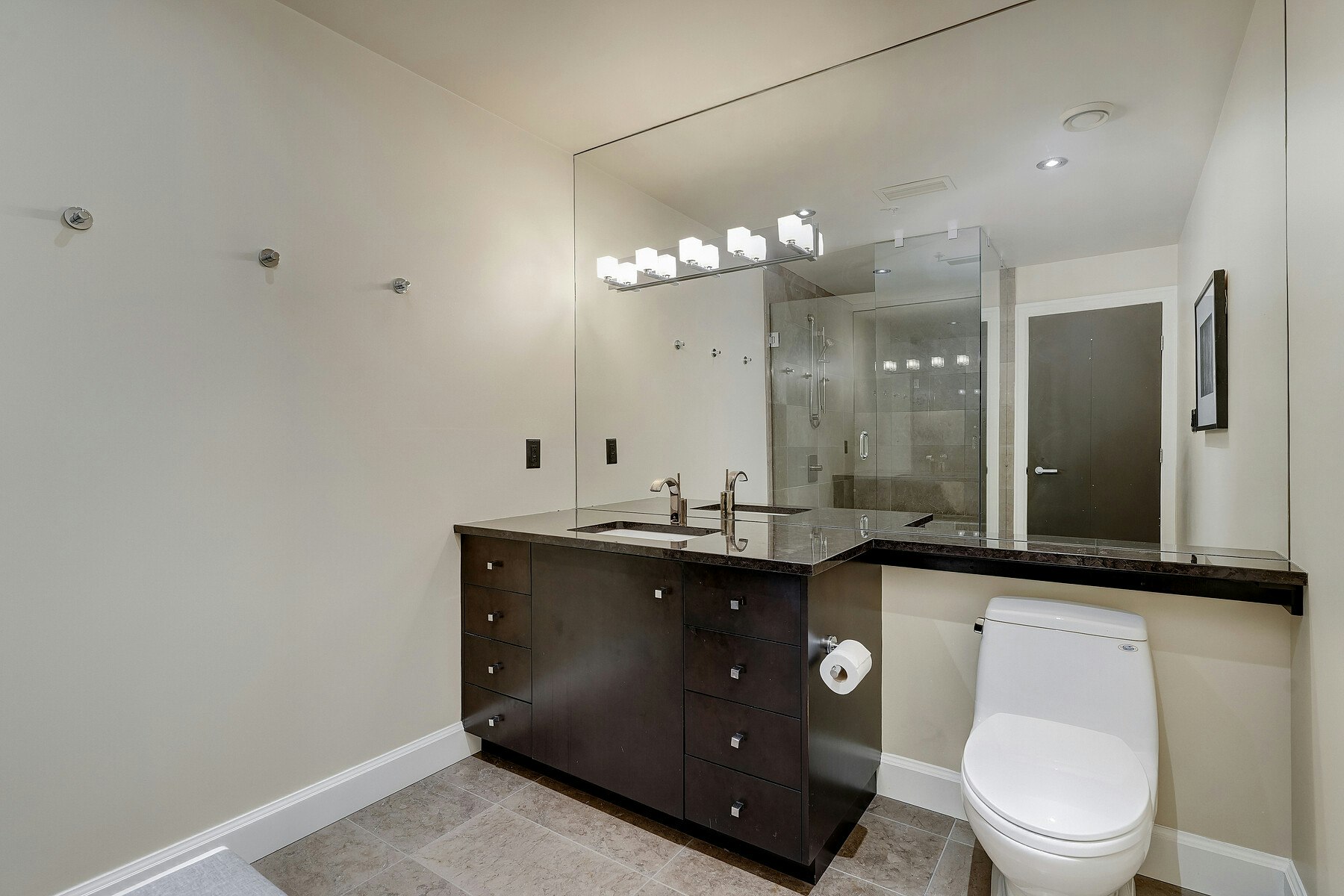 924-21 Dallas Road, Victoria, BC, V8V 4Z9 - 25