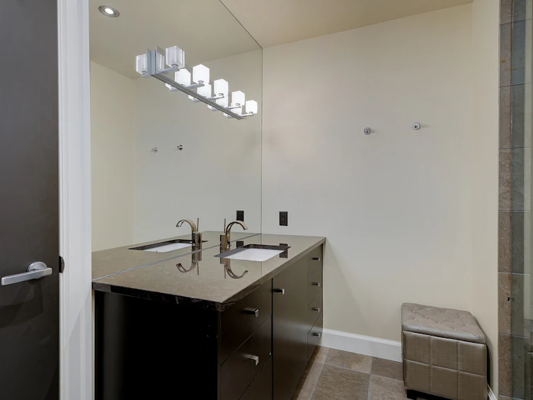 924-21 Dallas Road, Victoria, BC, V8V 4Z9 - 37