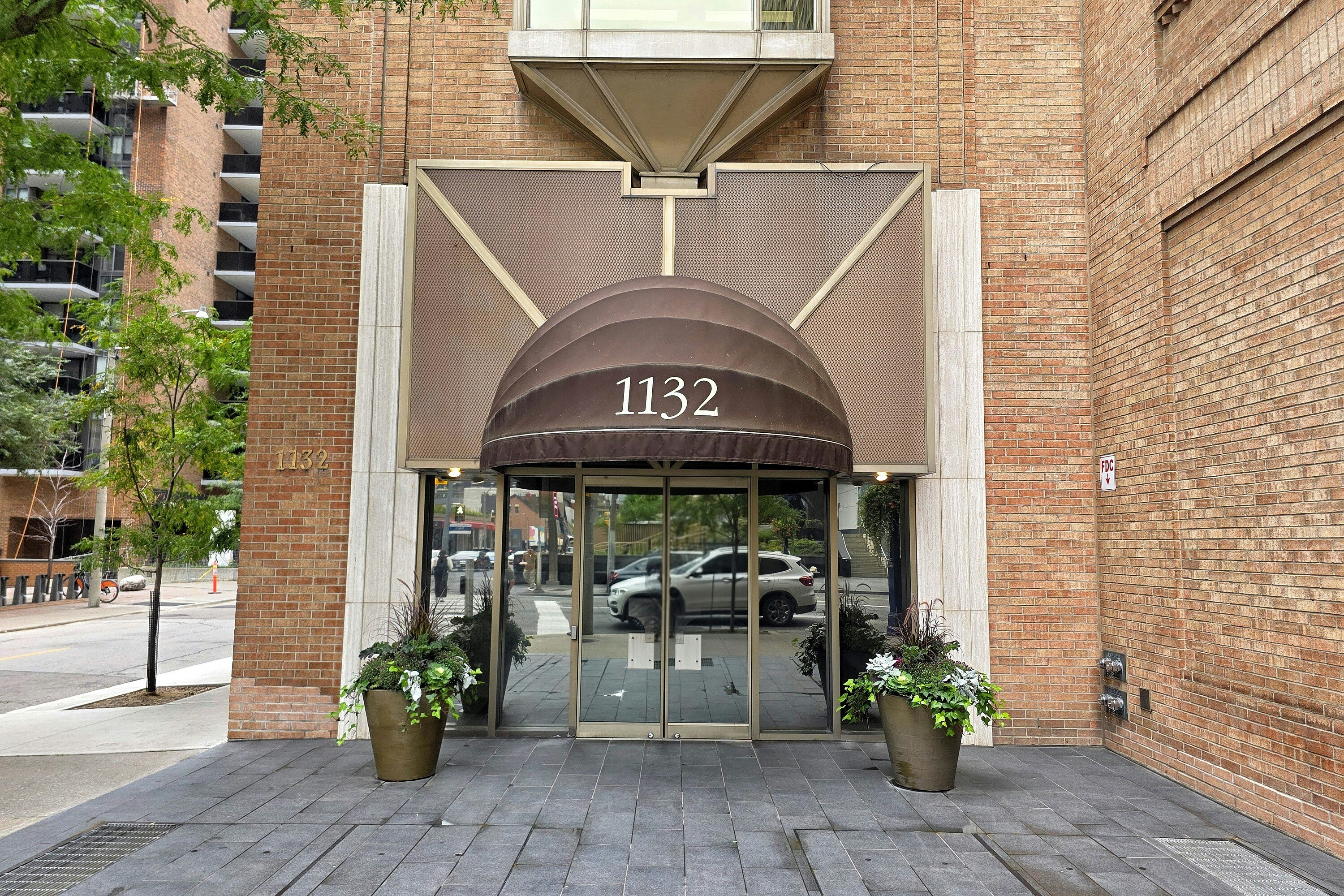 801-1132 Bay Street, Toronto, ON, M5S 2Z4