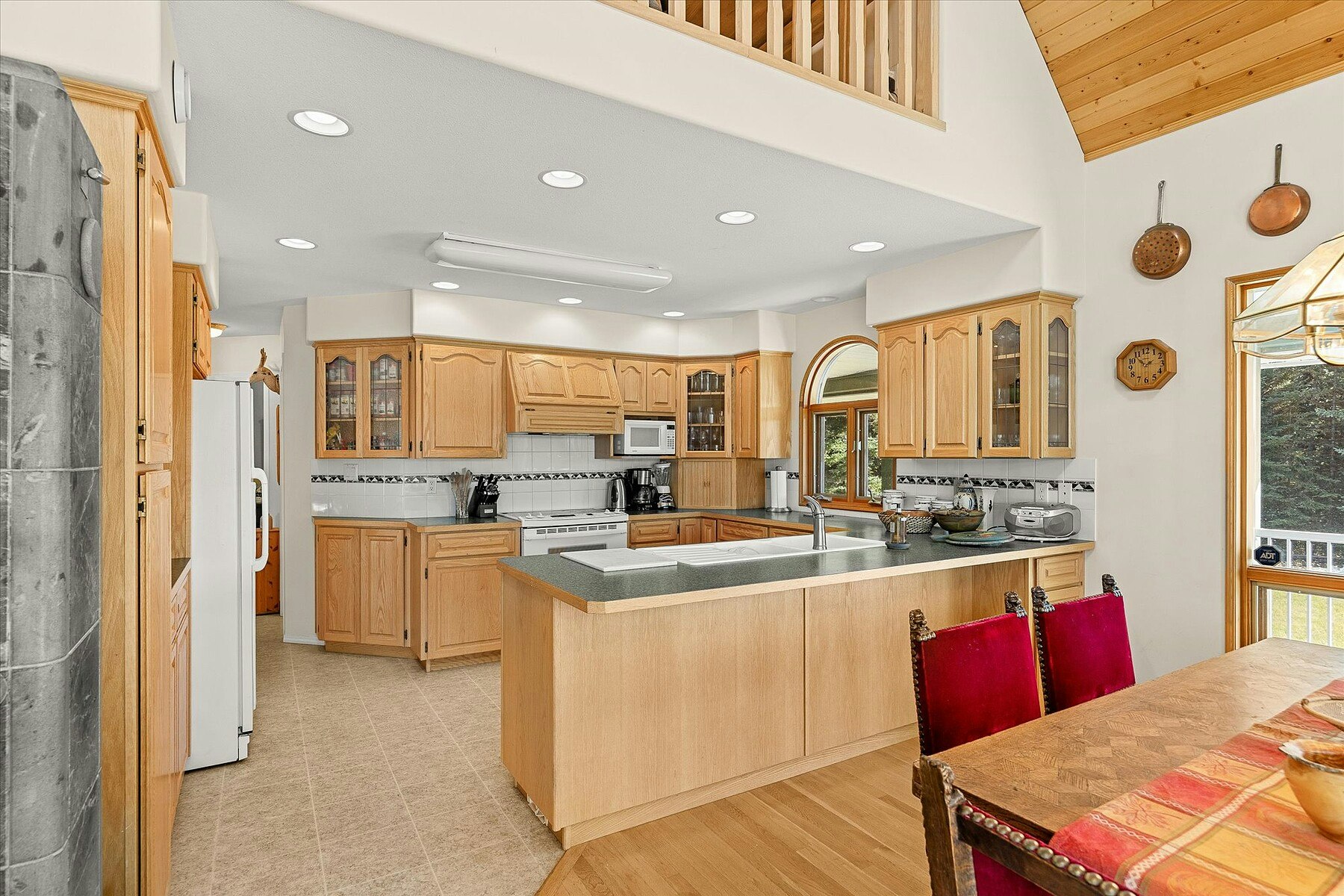 6782 Edmunds Lake Road, 100 Mile House, BC, V0K 2E2 - 7
