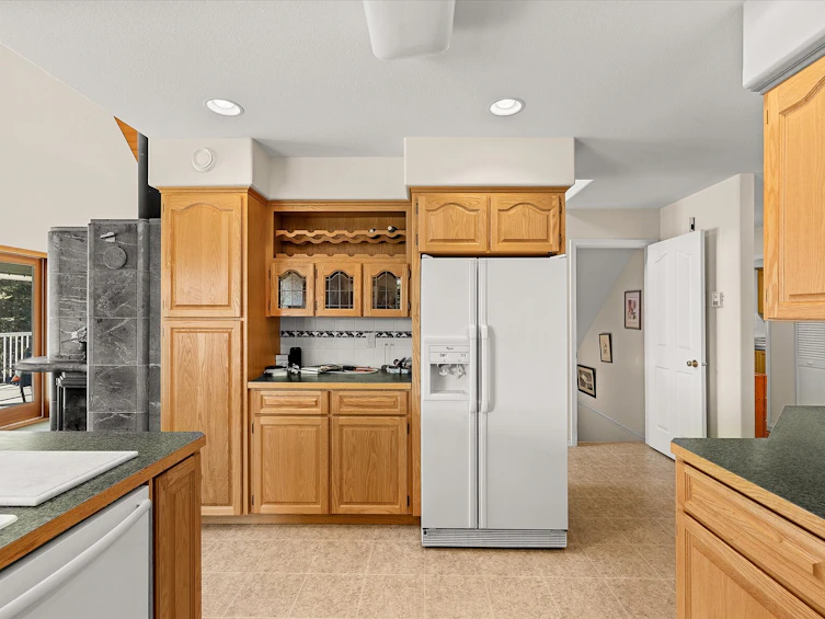 6782 Edmunds Lake Road, 100 Mile House, BC, V0K 2E2 - 10