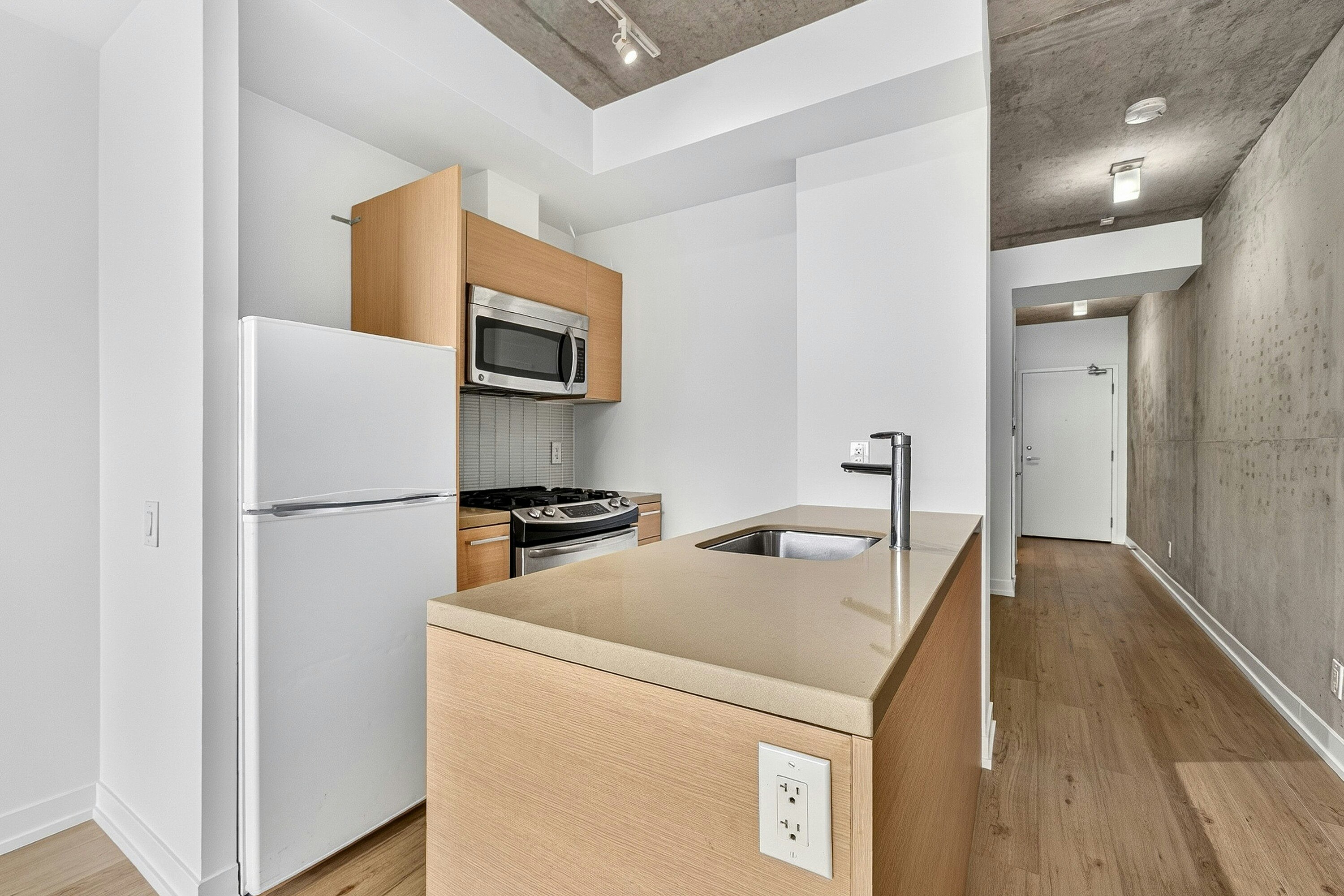 406-319 Carlaw Avenue, Toronto, ON, M4M 0A4