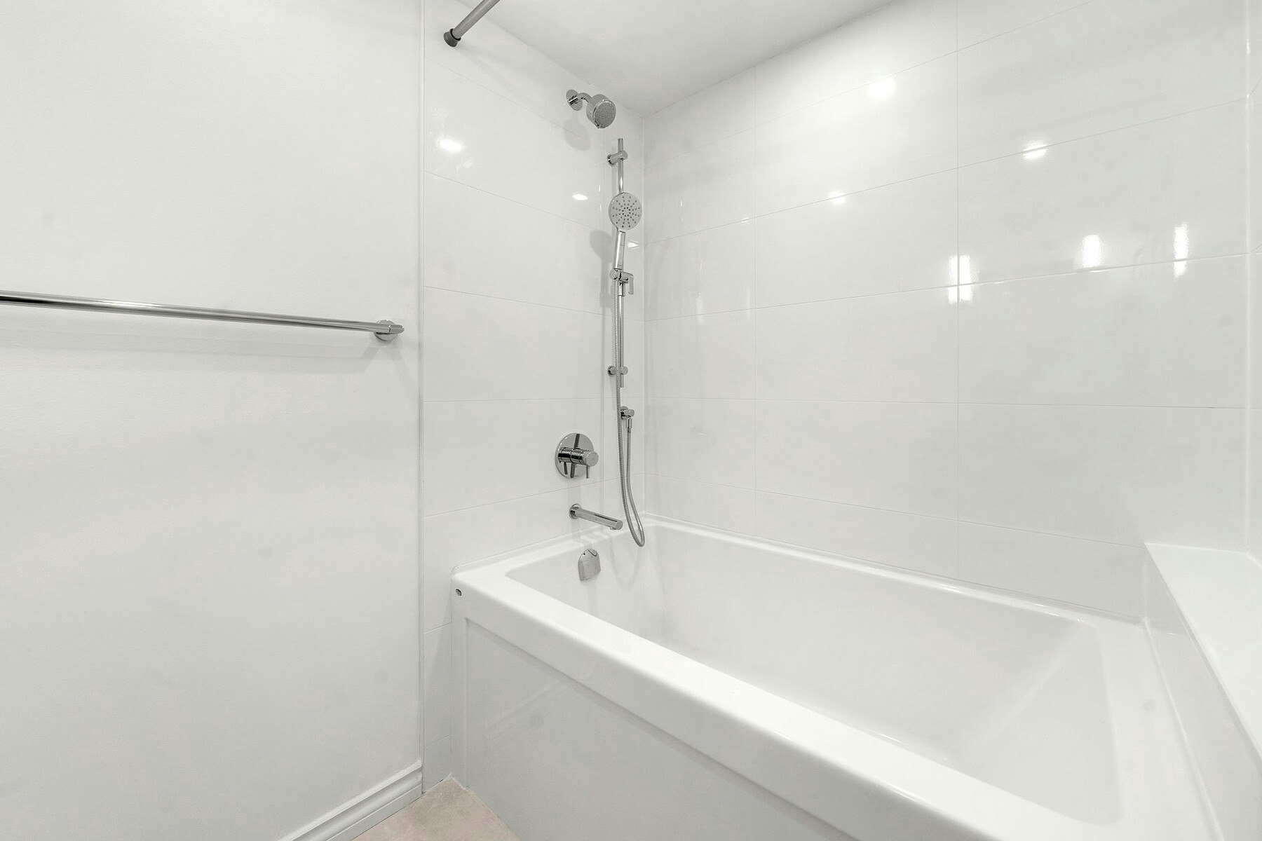 703-2201 Pine Street, Vancouver, BC, V6J 5E7 - 14