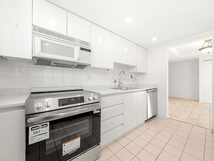 703-2201 Pine Street, Vancouver, BC, V6J 5E7 - 7