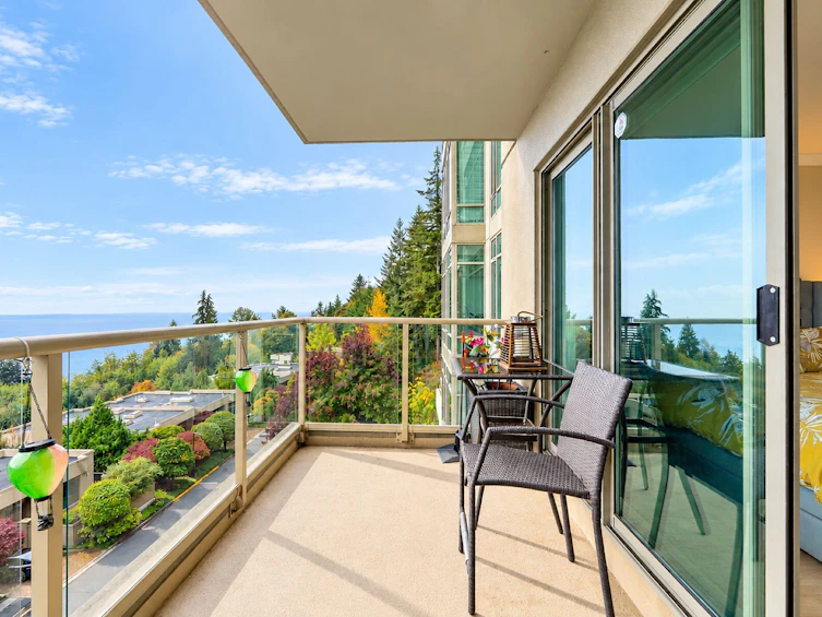 402-3131 Deer Ridge Drive, West Vancouver, BC, V7S 4W1