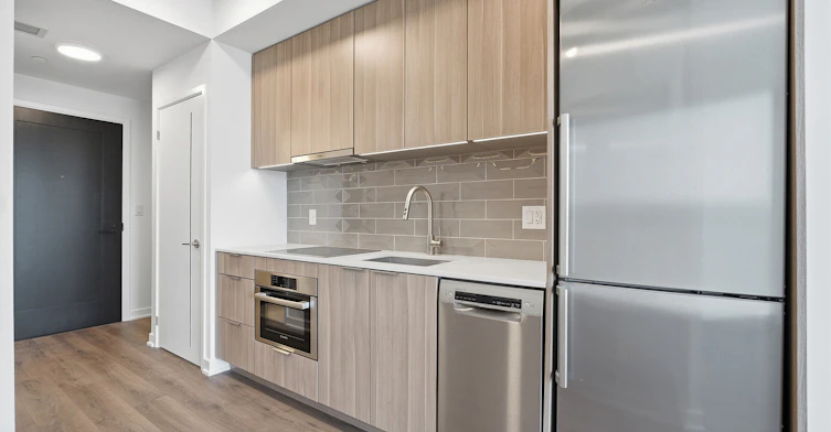 612-88 Bathurst Street, Toronto, ON, M5V 0W8 - 10
