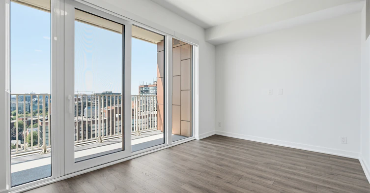 612-88 Bathurst Street, Toronto, ON, M5V 0W8 - 11