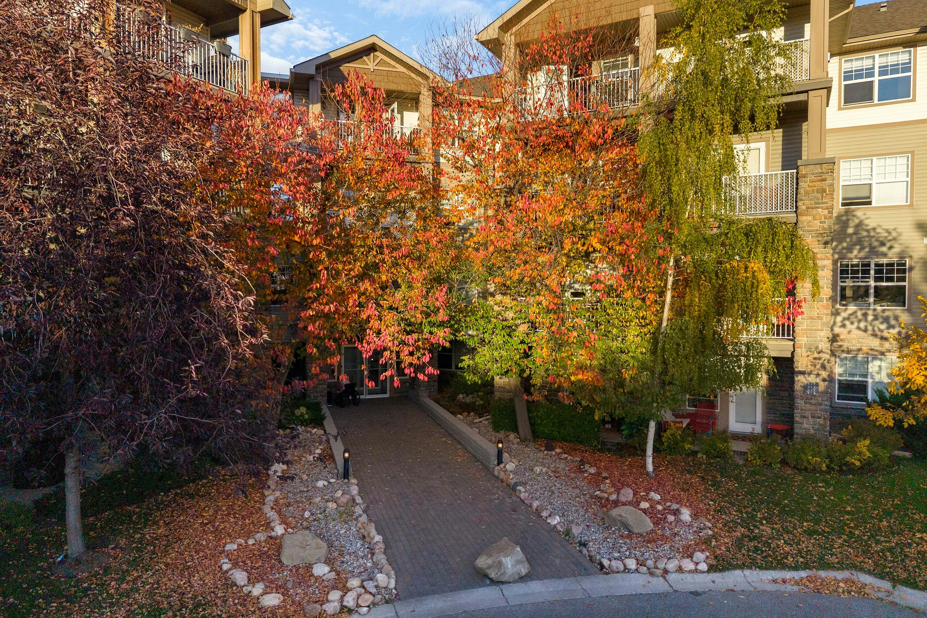 400-1408 17 Street SE, Calgary, AB, T2G 5S8