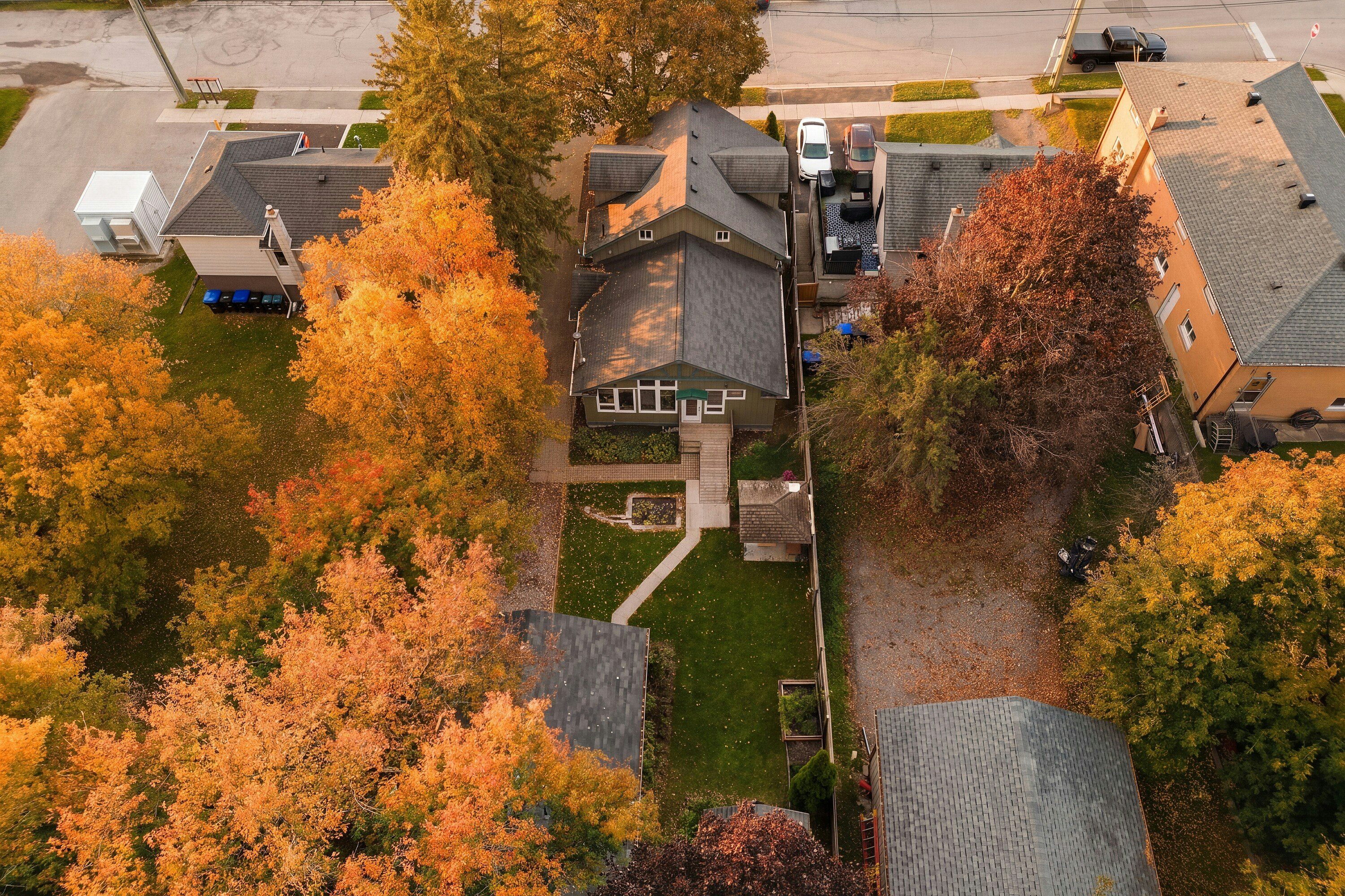 131 John Street E, Bradford West Gwillimbury, ON, L3Z 1G3