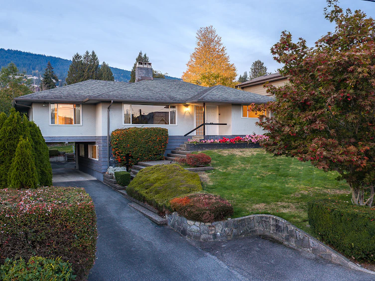 2265 Inglewood Avenue, West Vancouver, BC, V7V 1Z7 - 17