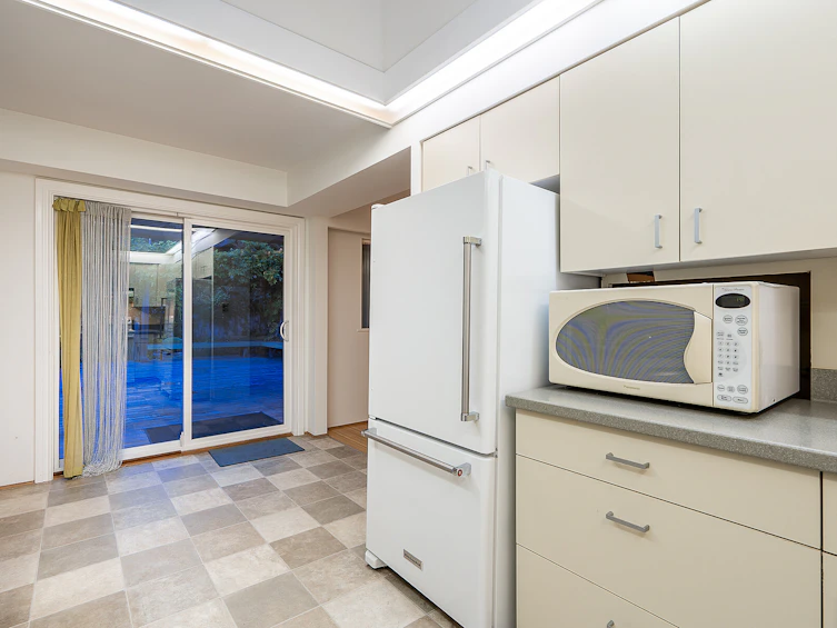 2265 Inglewood Avenue, West Vancouver, BC, V7V 1Z7 - 7
