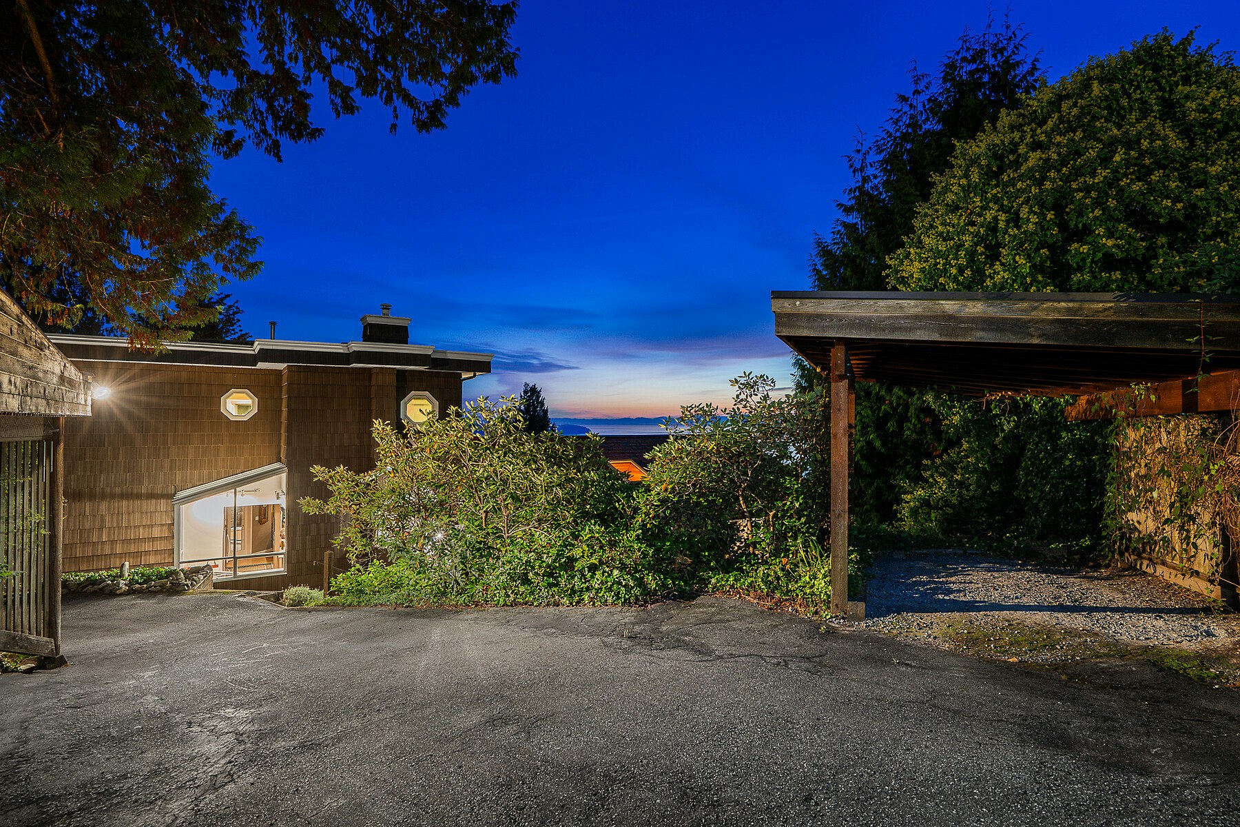 2215 Chairlift Road, West Vancouver, BC, V7S 2T4 - 28