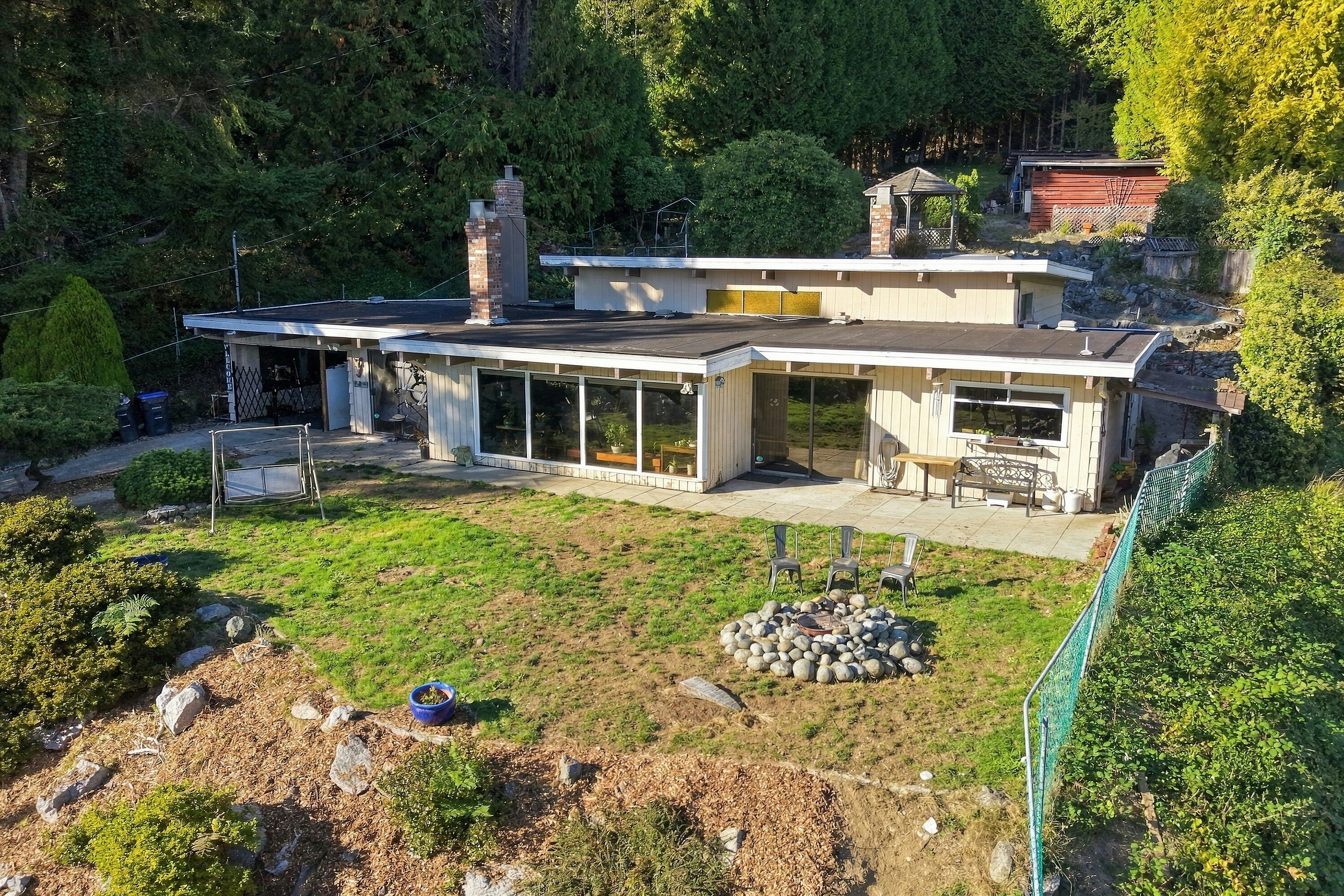 5430 Lawson Road, Sechelt, BC, V7Z 0N1