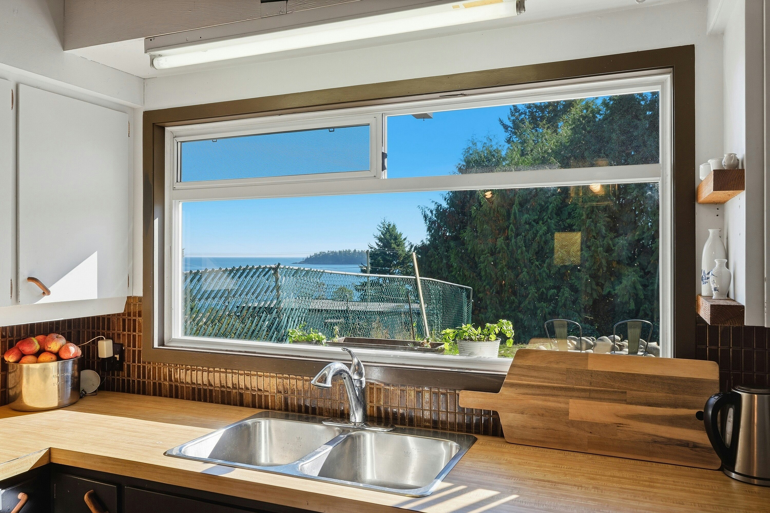 5430 Lawson Road, Sechelt, BC, V7Z 0N1 - 14