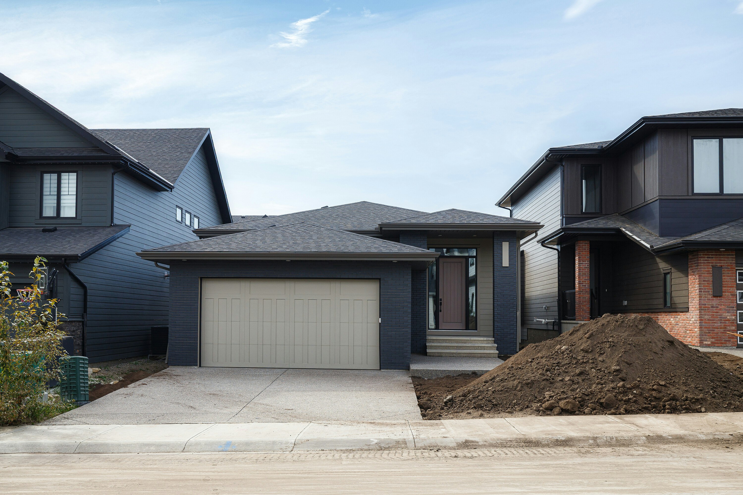 145 Creekstone Hill SW, Calgary, AB, T2X 5G6