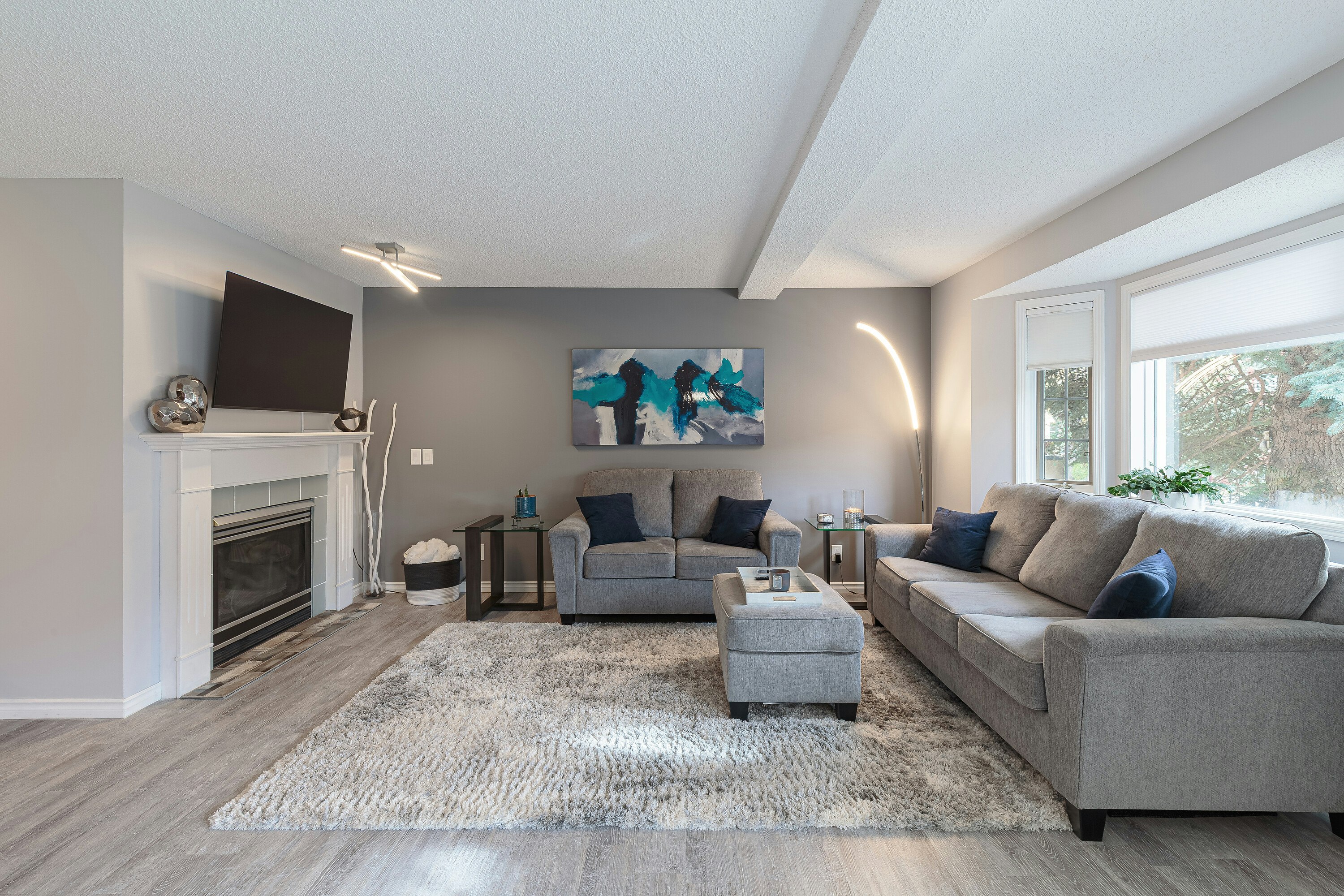7 Richelieu Court SW, Calgary, AB, T3E 7E9