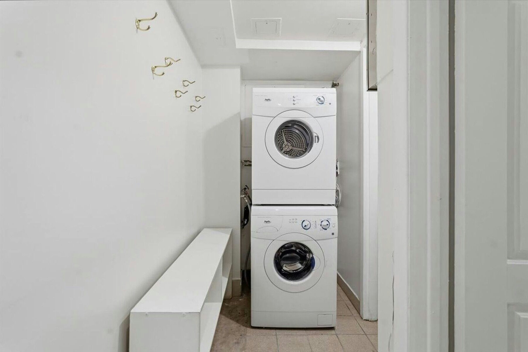 33 Rose Ave Lower Unit, Toronto, ON, M4X 1N7 - 8