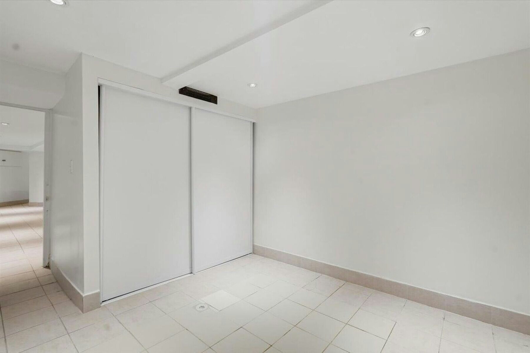 33 Rose Ave Lower Unit, Toronto, ON, M4X 1N7 - 6