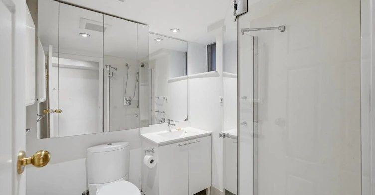 33 Rose Ave Lower Unit, Toronto, ON, M4X 1N7 - 7