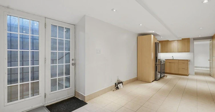 33 Rose Ave Lower Unit, Toronto, ON, M4X 1N7 - 3