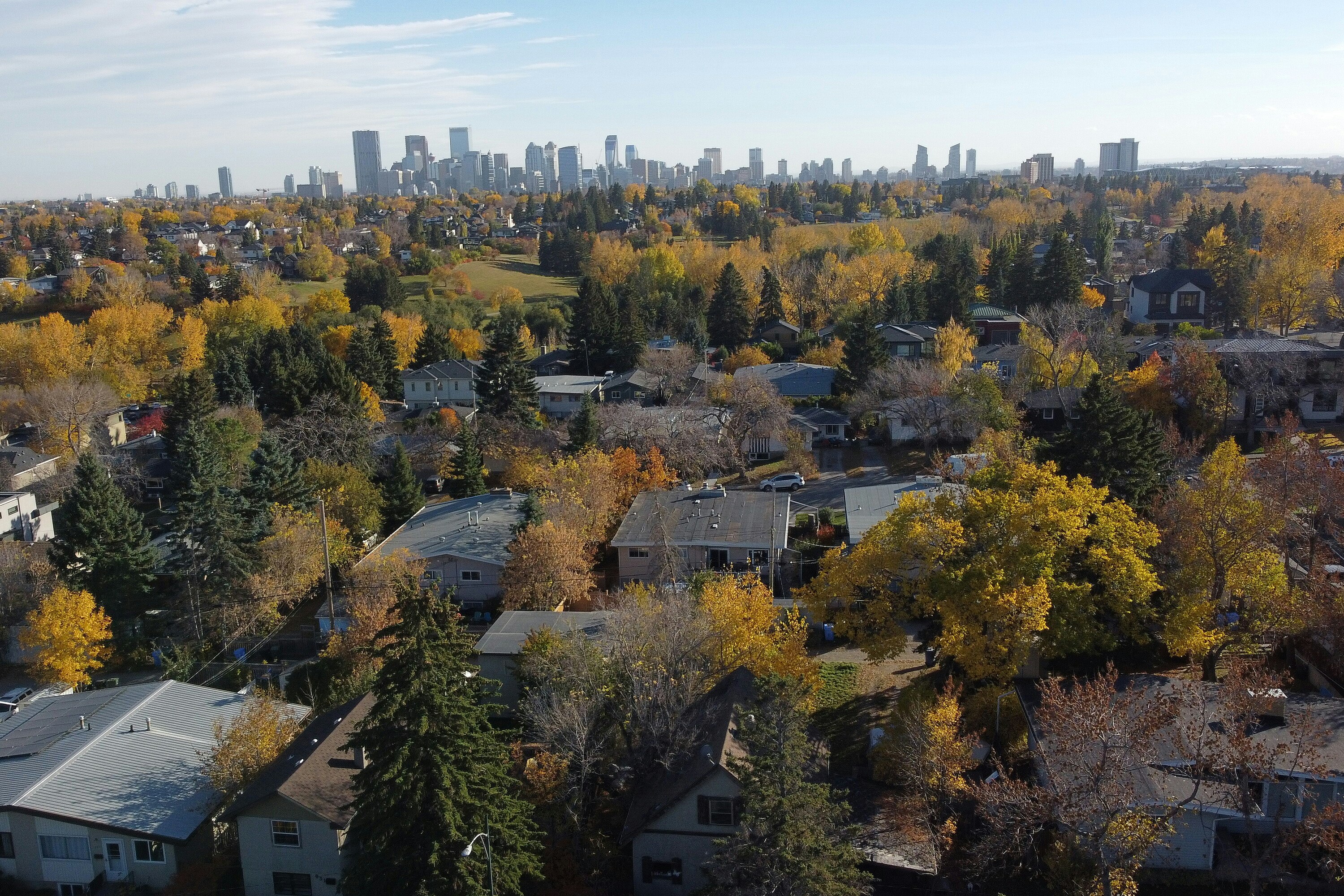 933 32 Avenue NW, Calgary, AB, T2K 0B1