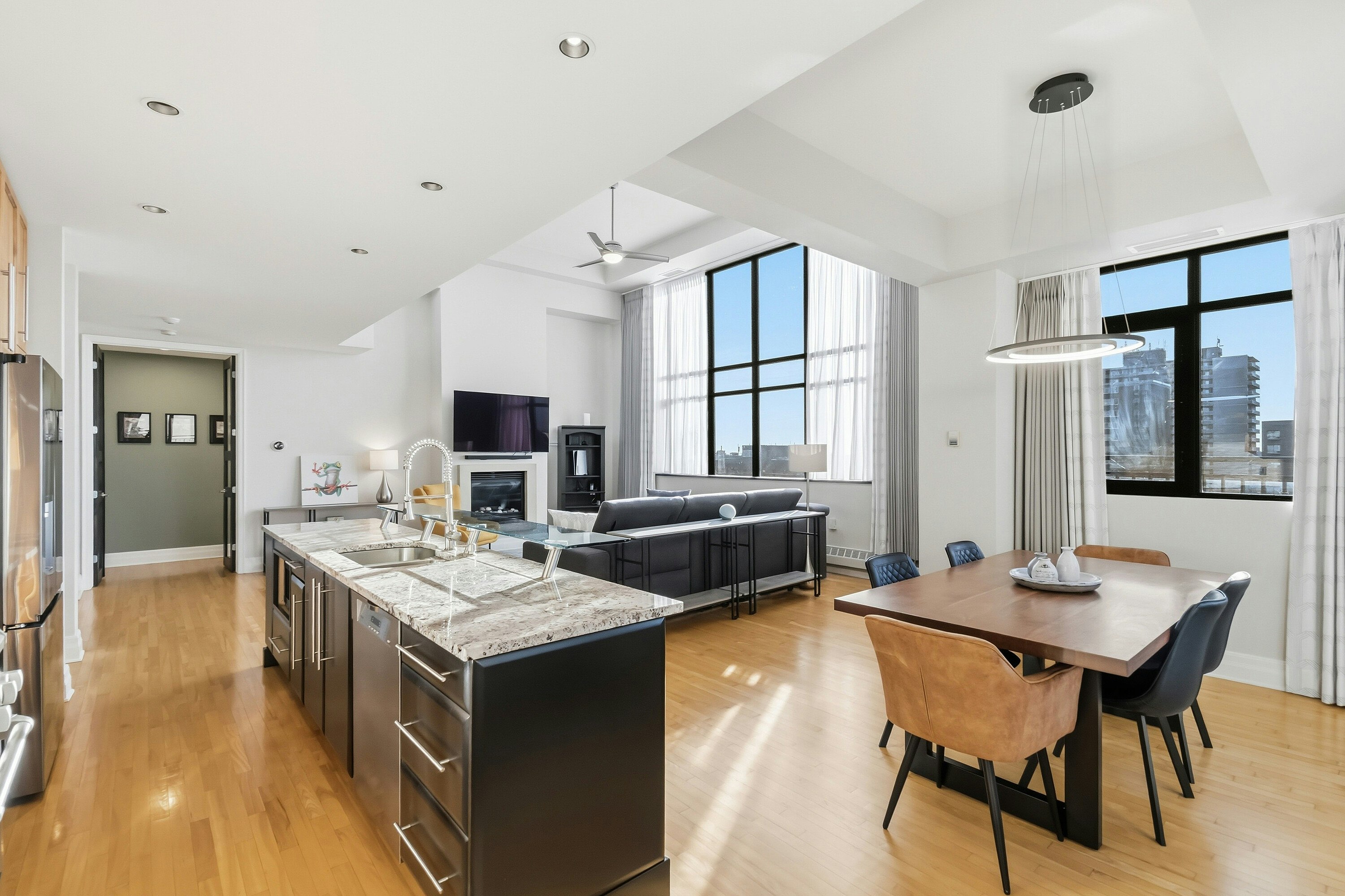 PH1-375 Lisgar Street, Ottawa, ON, K2P 0E3