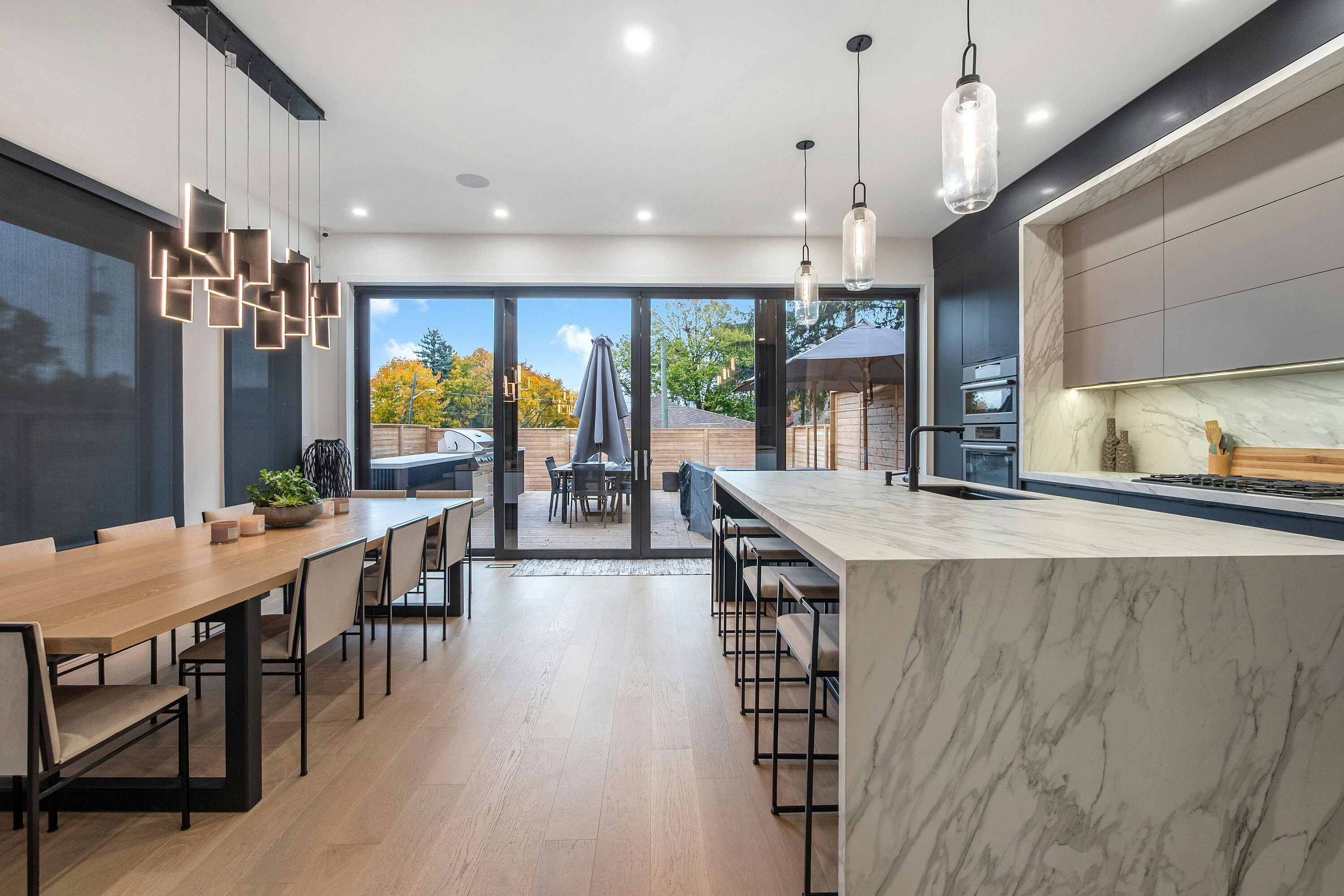 73 Guthrie Avenue, Toronto, ON, M8Y 3L2