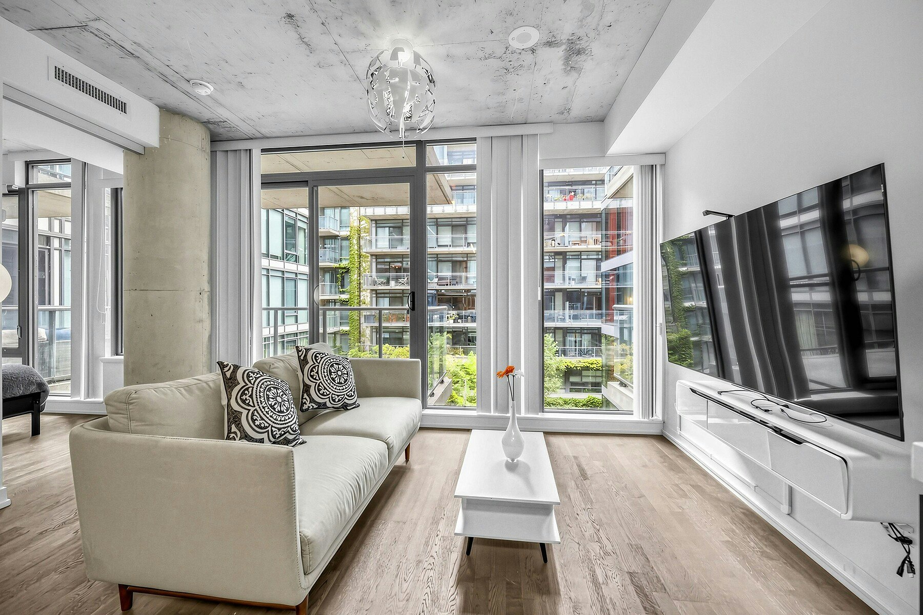 401-560 King St. St W, Toronto, ON, M5V 1M3 - 3
