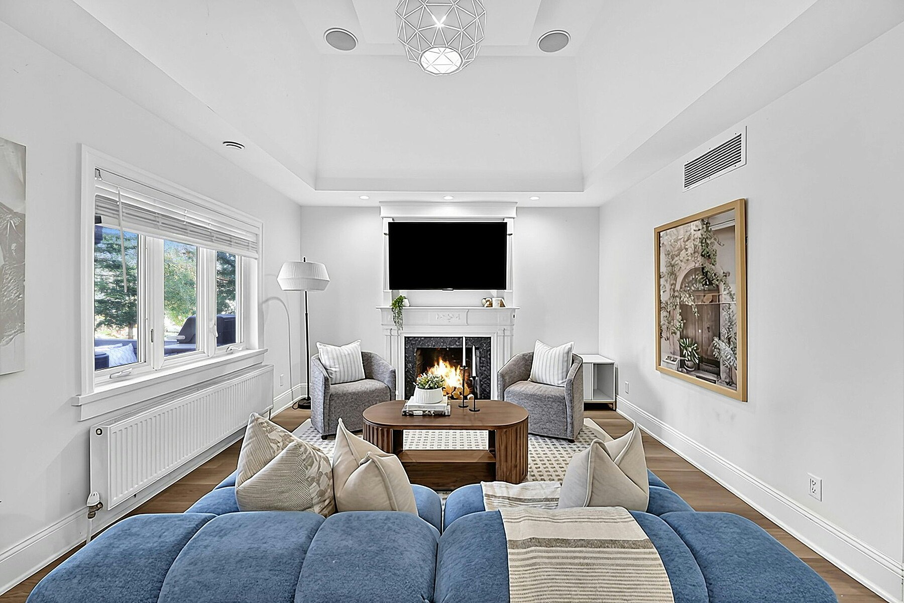 16 Smithfield Drive, Toronto, ON, M8Y 3M2