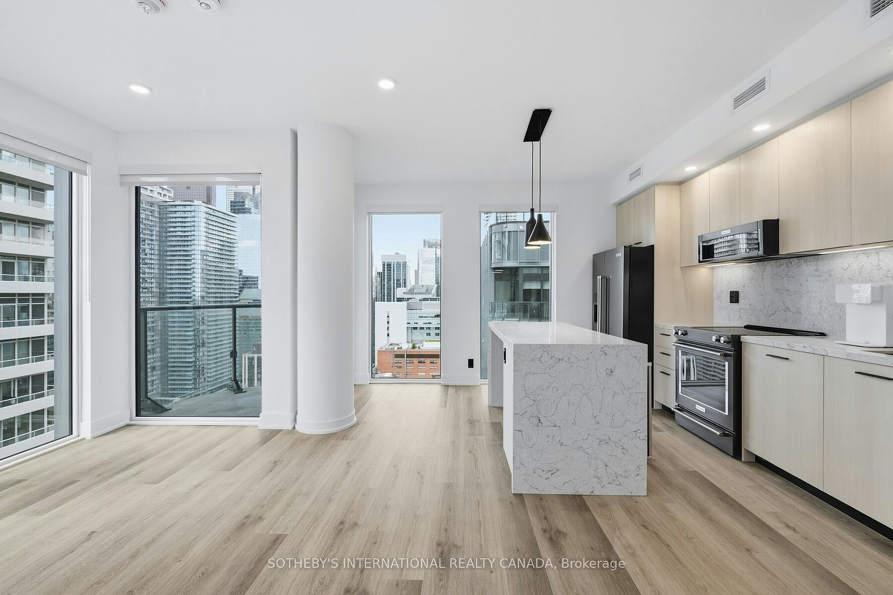 E2909-30 Mutual Street, Toronto, ON, M5B 2A7