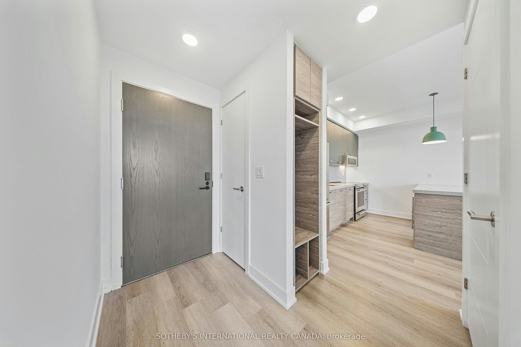 705-484 Spadina Avenue, Toronto, ON, M5S 0E4