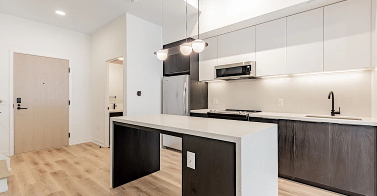 5 York Garden Th101 Way, Toronto, ON, M6A 2V1 - 3